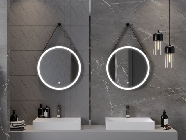 LED-valgustusega peegel