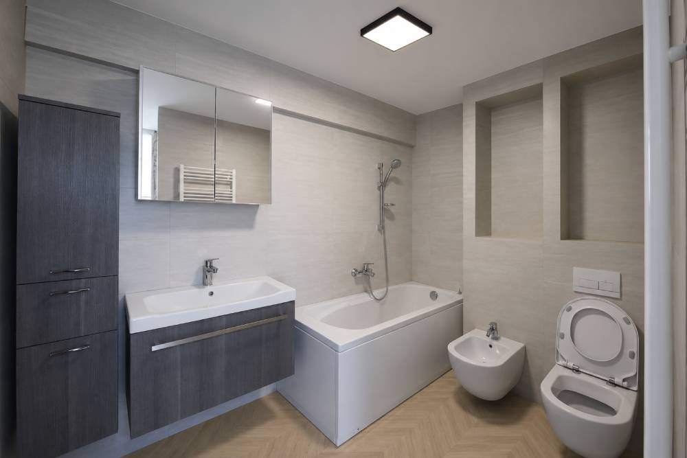 Ruut LED plafon vannitoas